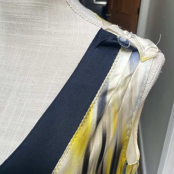 Elie Tahari tank top - Picture 2 of 5